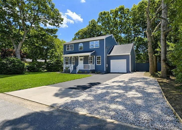 74 Alcolade Drive E