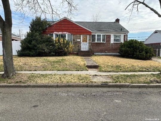 Image 1 of 15 for 74 Bette Road in Long Island, East Meadow, NY, 11554