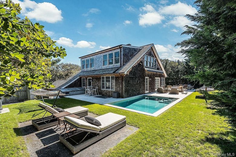74 Hampton Lane