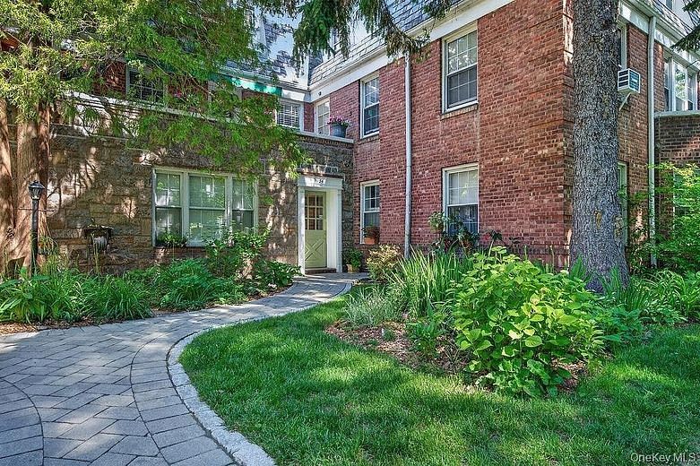74 Pinewood Road #1F