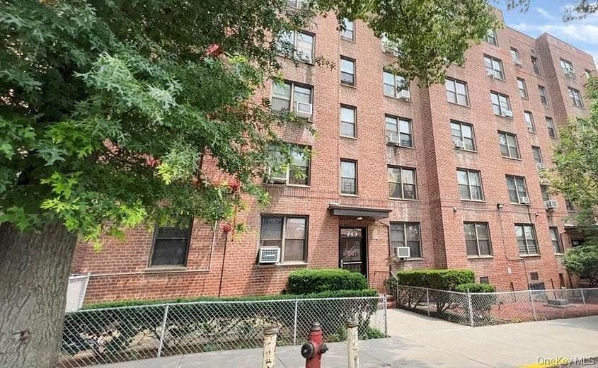 745 E 231 Street E #1F