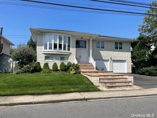 Image 1 of 16 for 746 Arbuckle Avenue in Long Island, Woodmere, NY, 11598