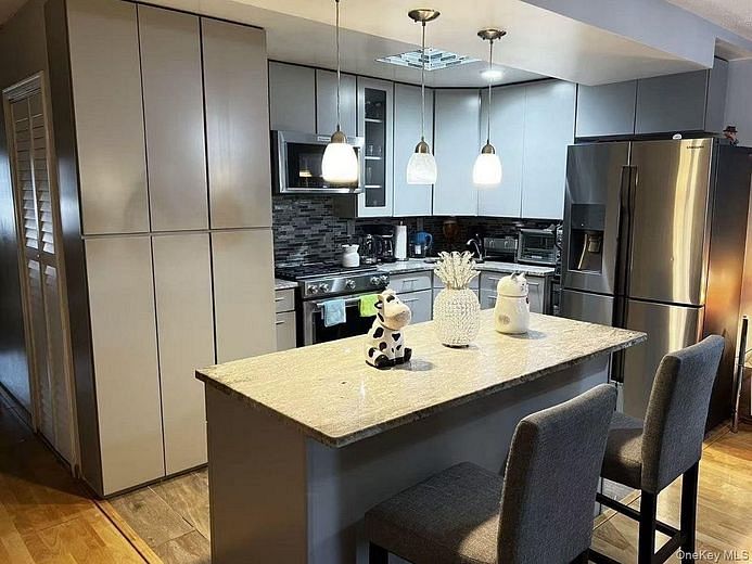 75-22 Parsons Boulevard #D3