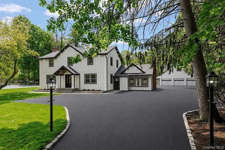 75 Centerport Road