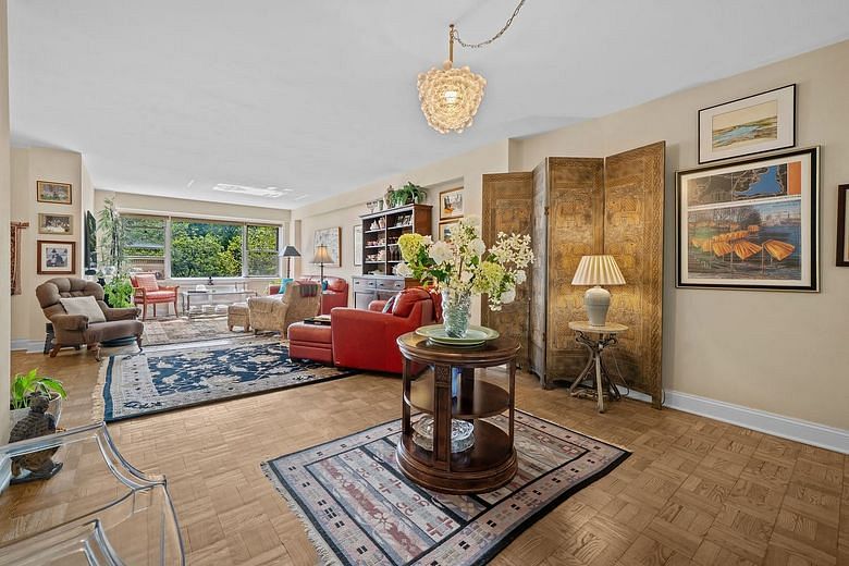 750 Kappock street #305