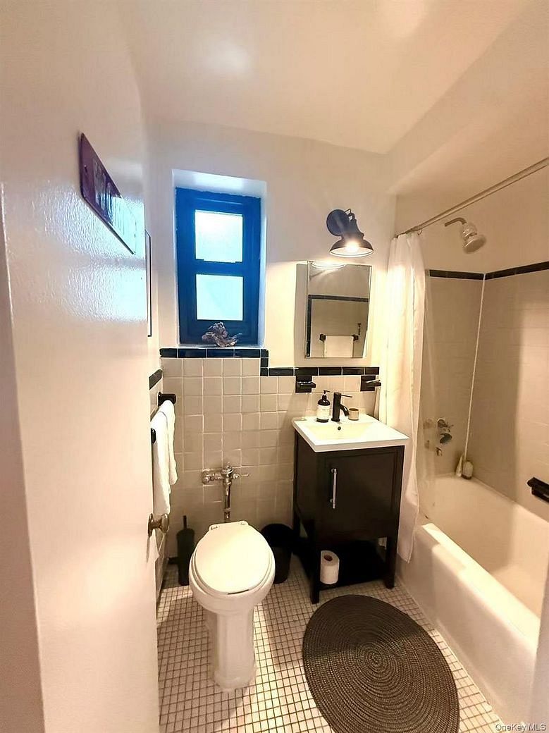 7505 Bell Boulevard #2C