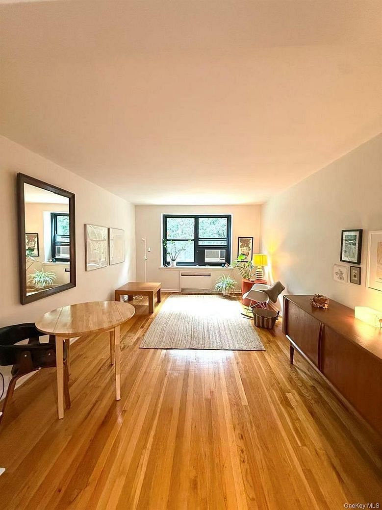 7505 Bell Boulevard #2C