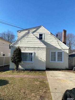 Image 1 of 13 for 100 3rd Ave in Long Island, Huntington Sta, NY, 11746
