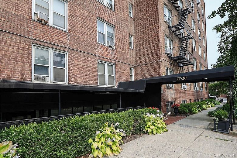 7510 Yellowstone Boulevard #2C