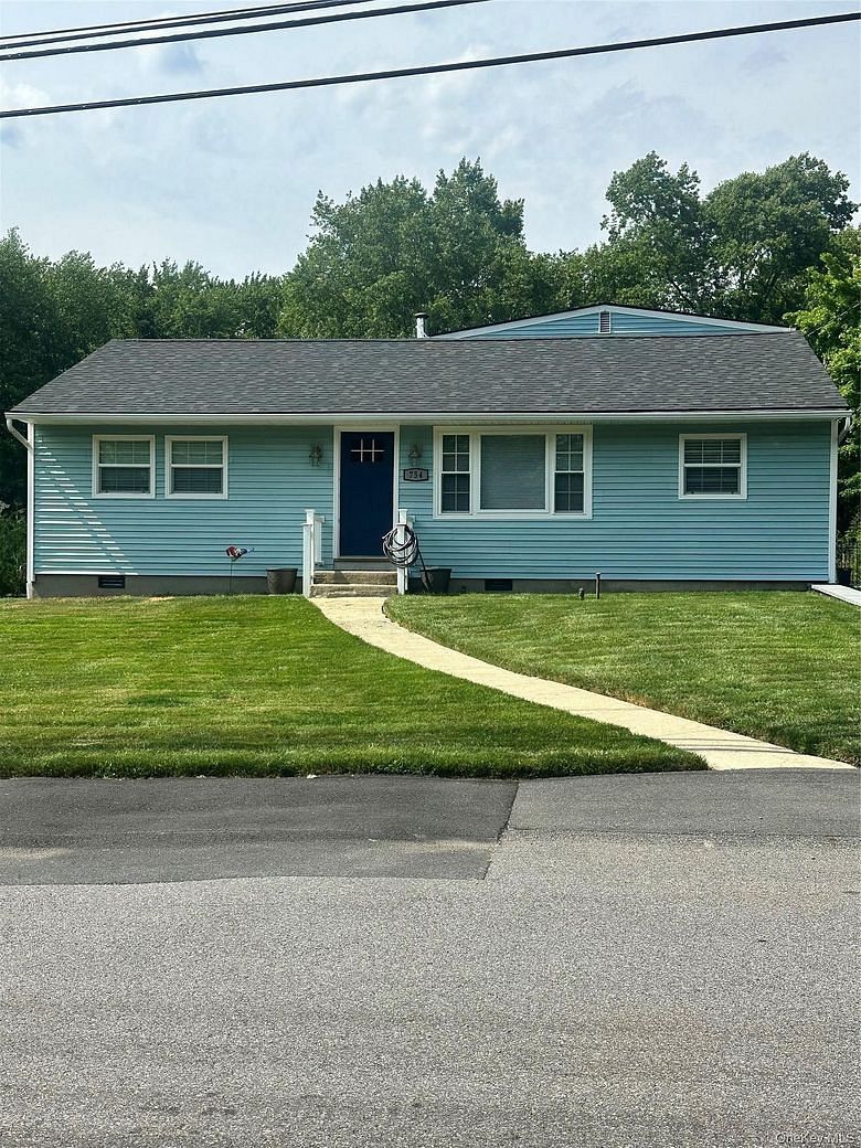 754 Locksley Road