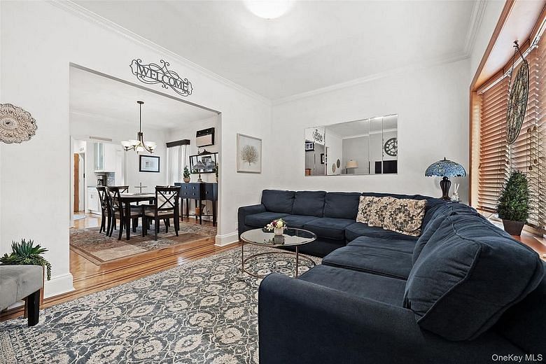 7547 Furmanville Avenue