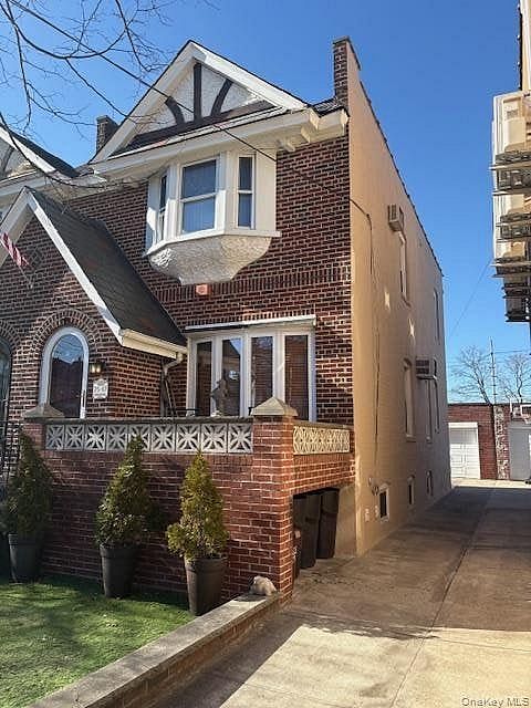 7547 Furmanville Avenue