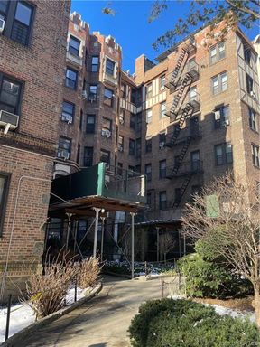 Image 1 of 10 for 756 Brady Avenue #307 in Bronx, NY, 10462