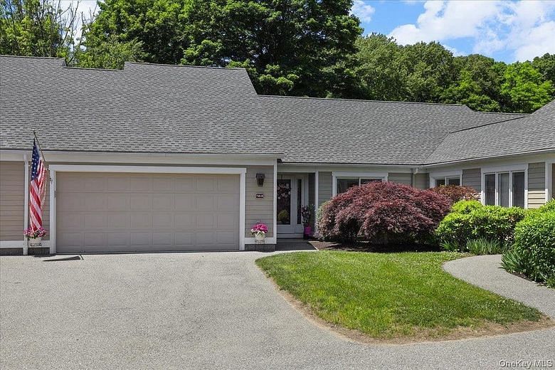 758 Heritage Hills #B