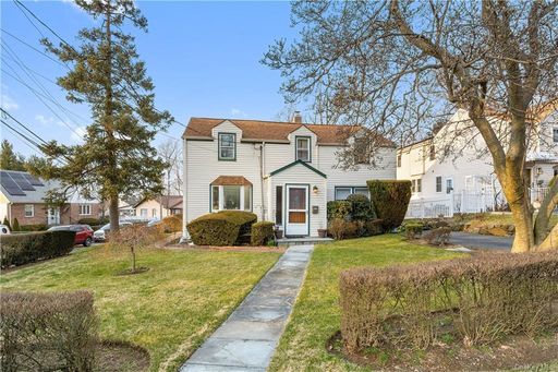 Image 1 of 20 for 25 Kingsley Drive in Westchester, Yonkers, NY, 10710