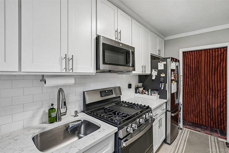 76-10 34th Avenue #3H