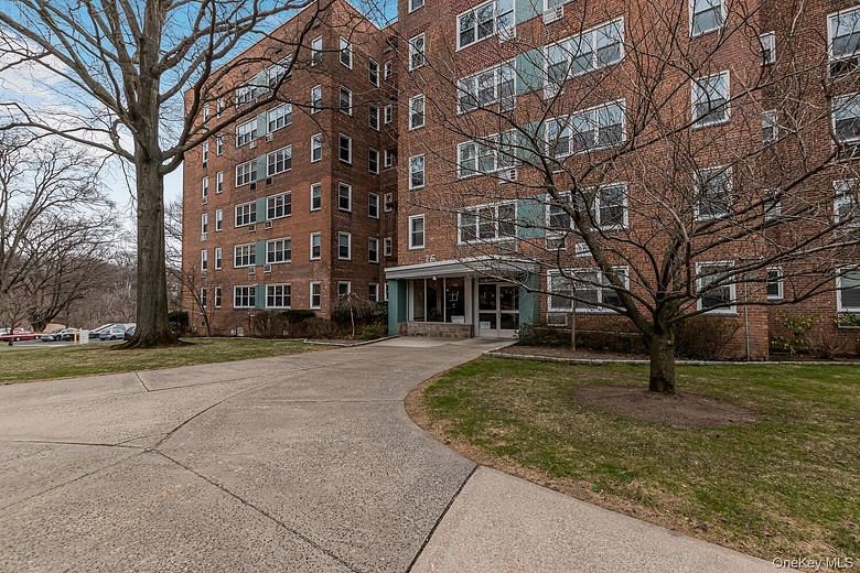 76 Dehaven Drive #6L