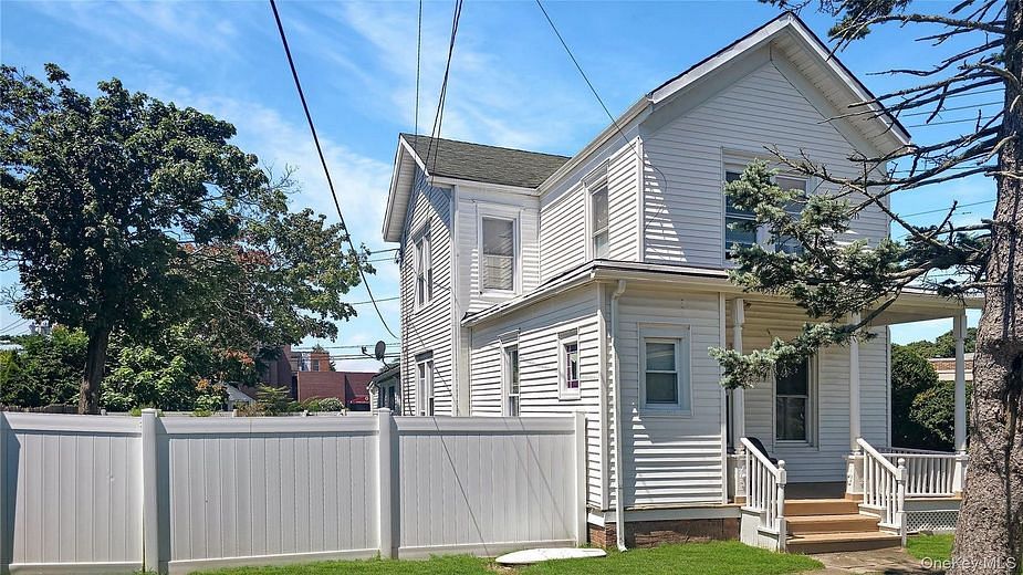76 Oak Street