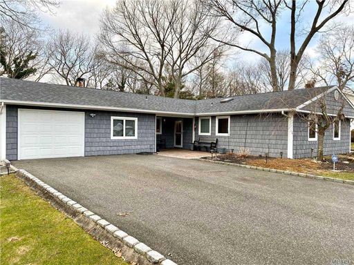 Image 1 of 25 for 14 Winside Lane in Long Island, Coram, NY, 11727
