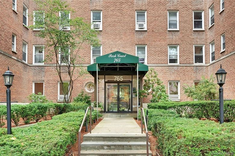 765 Bronx River Road #4A