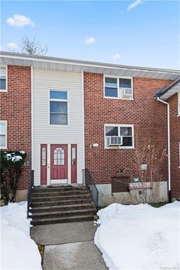 Image 1 of 10 for 8 Cascade Terrace #2E in Westchester, Yonkers, NY, 10703