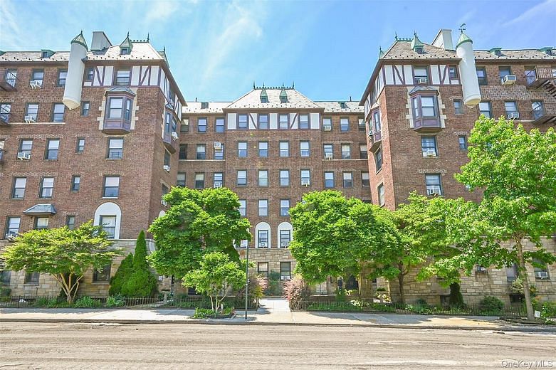 77-16 Austin Street #5L