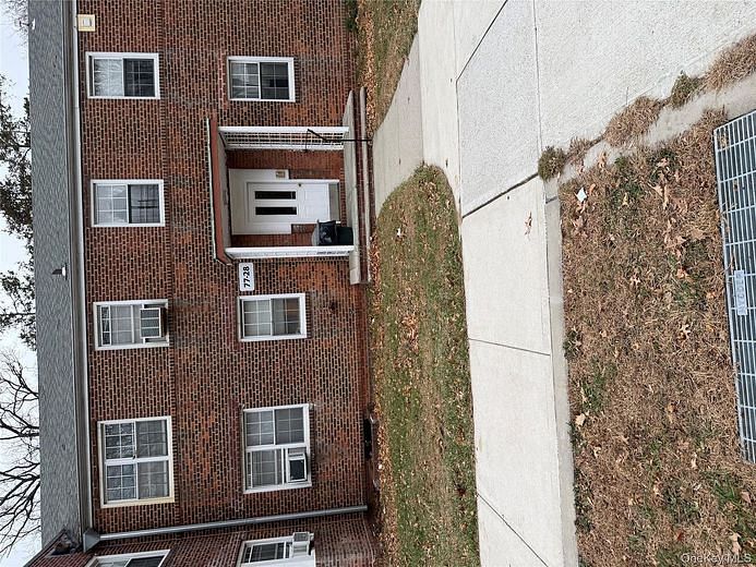 77-28 Vleigh Pl. #81 B