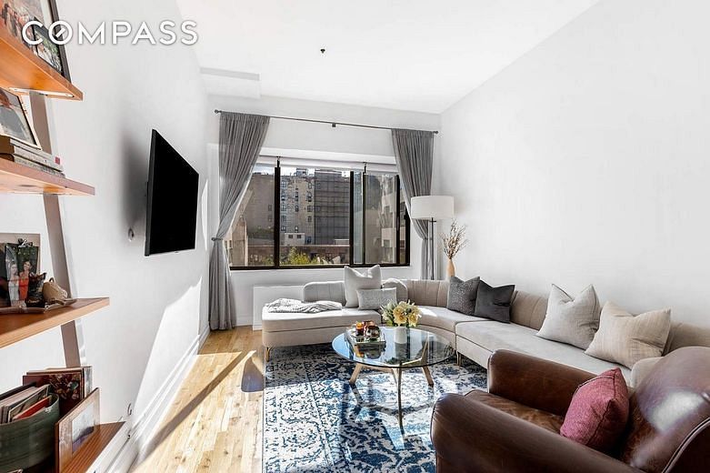 77 Bleecker Street #819