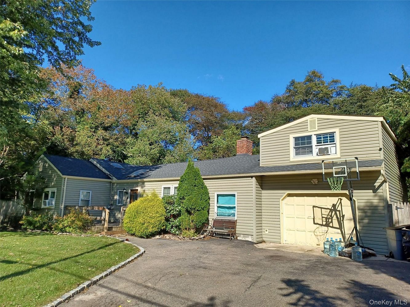 77 Dahlia Drive
