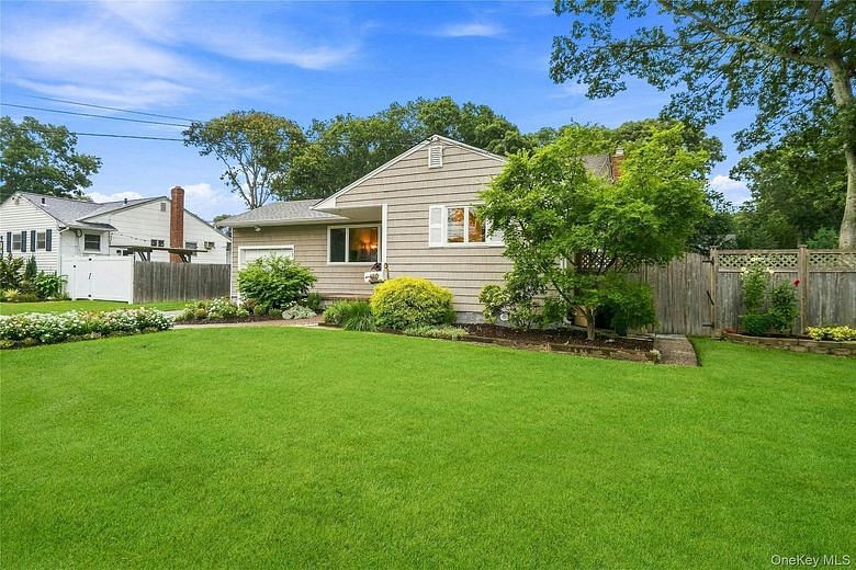 77 Lumur Drive
