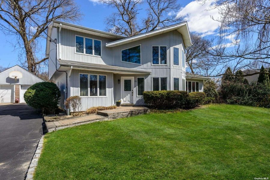 Image 1 of 22 for 77 Truxton Road in Long Island, Dix Hills, NY, 11746