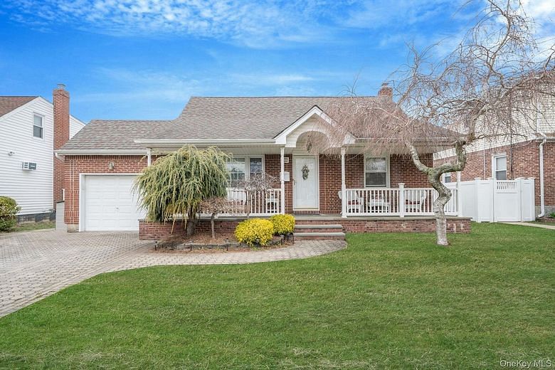 77 Tyrconnell Avenue