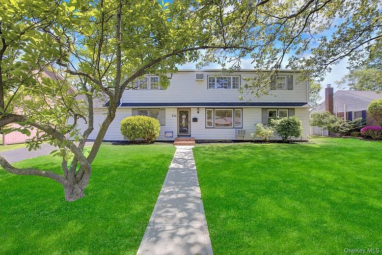 771 Maple Place