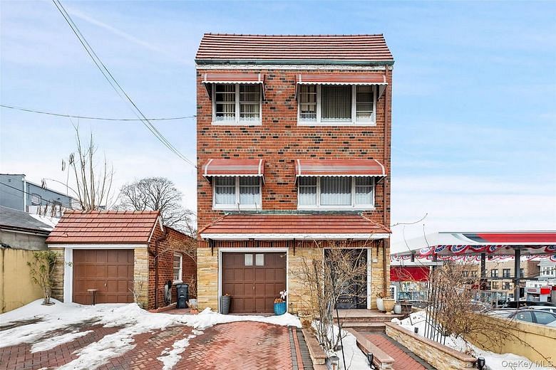 7714 Cypress Hills Street