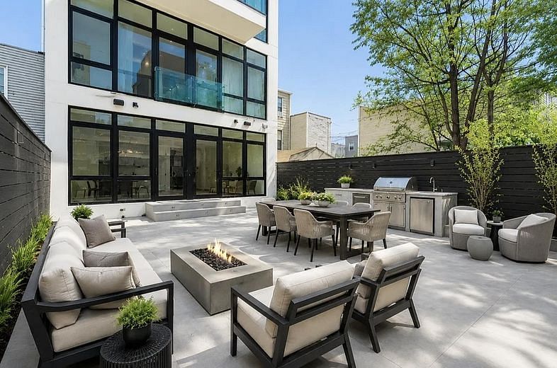 772 Metropolitan Avenue