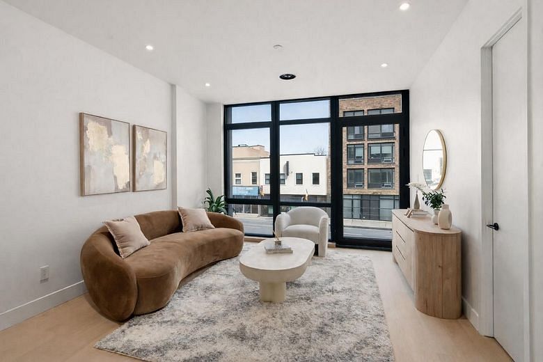 772 Metropolitan Avenue #2A