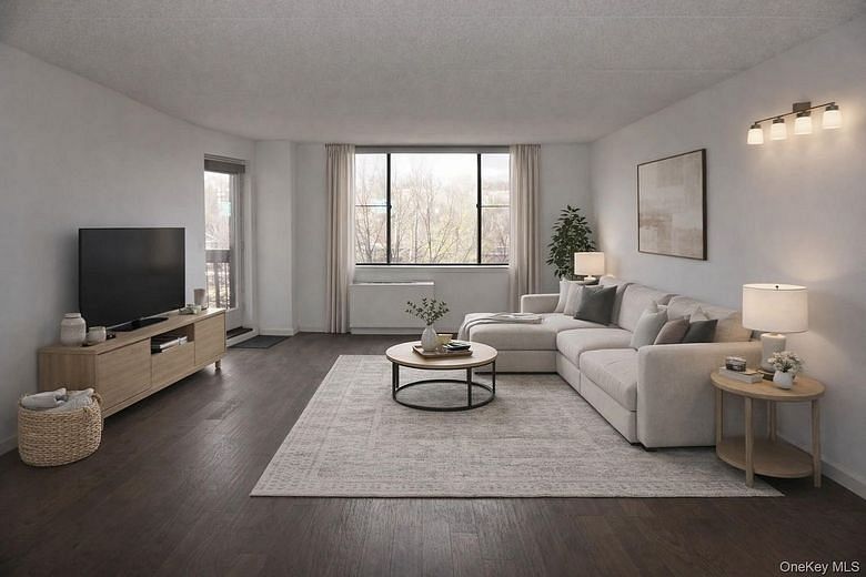 777 N Macquesten Parkway N #308