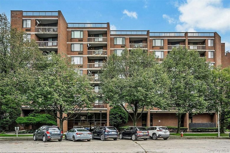 777 N MacQuesten #305