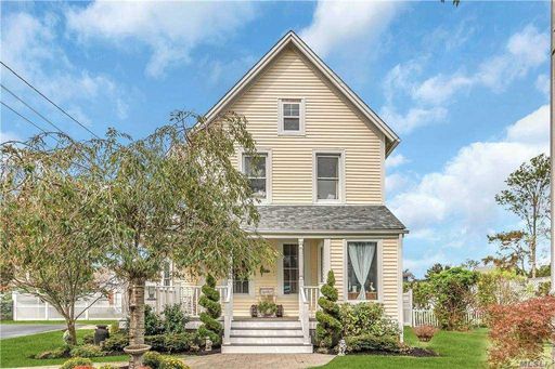 Image 1 of 30 for 184 S Bay Ave in Long Island, Islip, NY, 11751