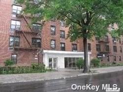 140-15 Holly Avenue #6L in Queens, Flushing, NY 11355