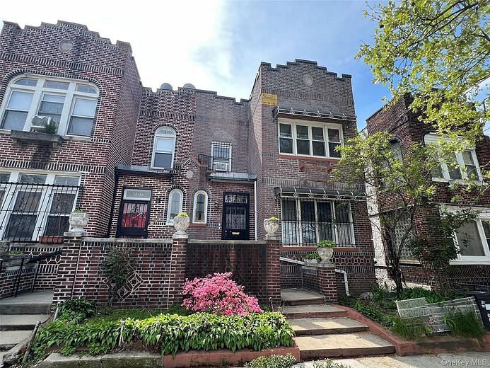 78-12 32ND Avenue