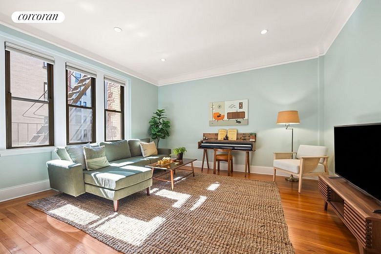 78 Eighth Avenue #4A