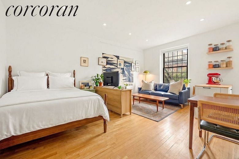 78 Eighth Avenue #4F