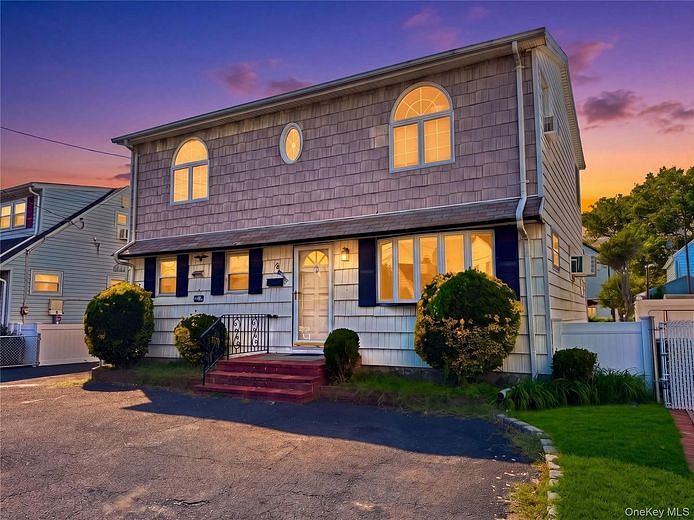 78 Gates Avenue