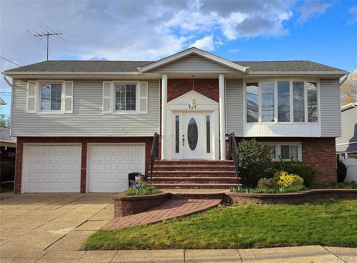 787 Vivian Court