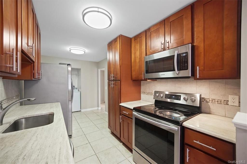 107 N Broadway #2-7D in Westchester, White Plains, NY 10603