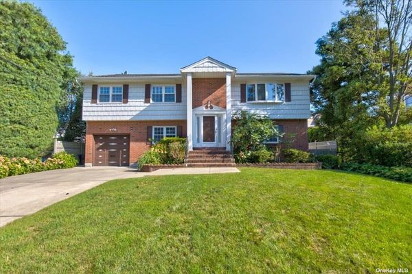 Image 1 of 33 for 15 Arlington Avenue in Long Island, Rockville Centre, NY, 11570