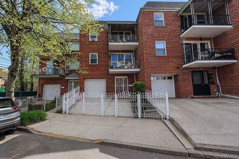 79-20 Kneeland Avenue