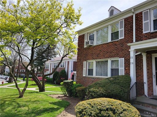 Image 1 of 29 for 79 Lawrence Park Crescent #79 in Westchester, Yonkers, NY, 10708