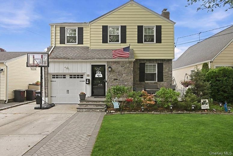 79 Raff Avenue